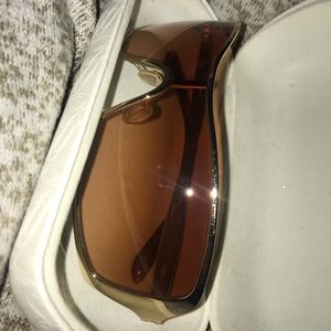 Women’s Oakley sunglasses